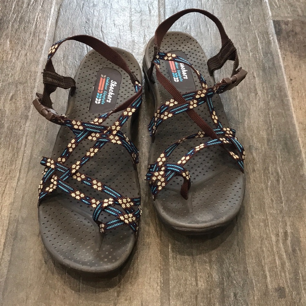 Sketchers outdoor lifestyle